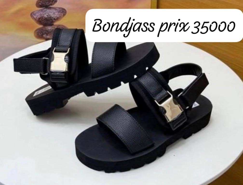 Sandalettes en cuir semelle gomme