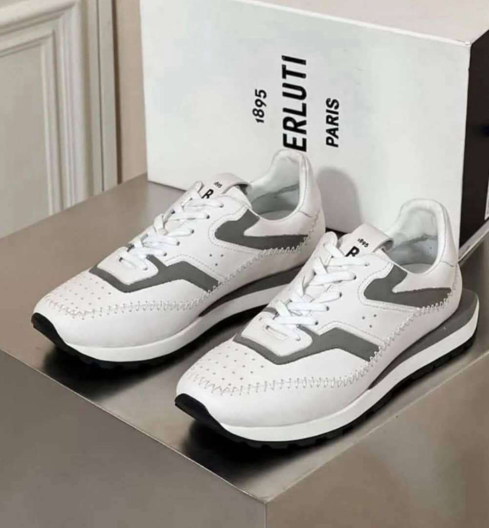 Basket En Cuir 190.000