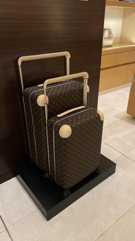 Lu!s Vuitton 12 & 23