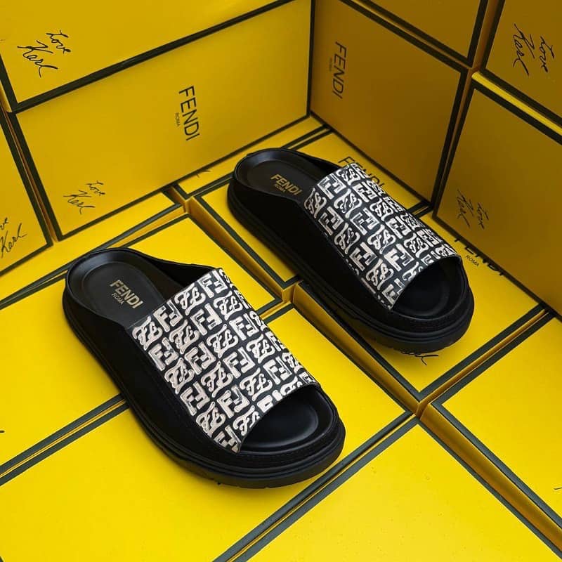 Sandales FENDI