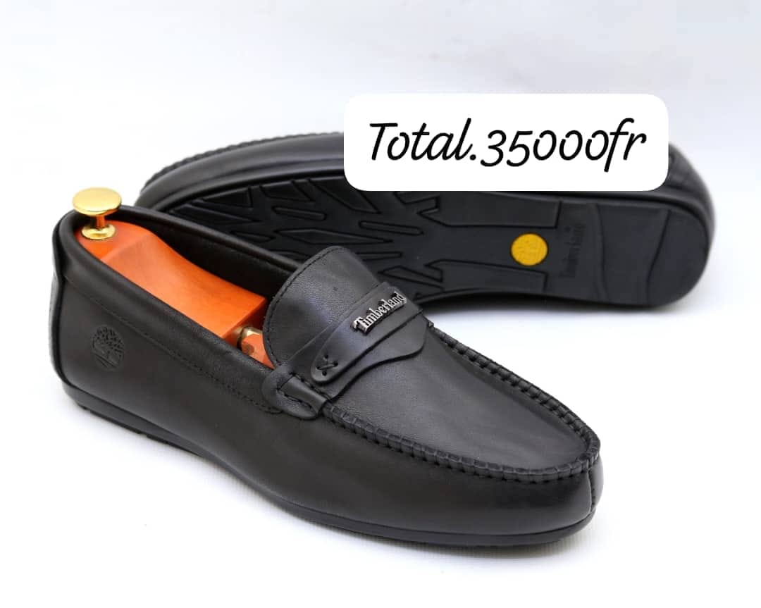 Mocassin cuir noir à mors doré