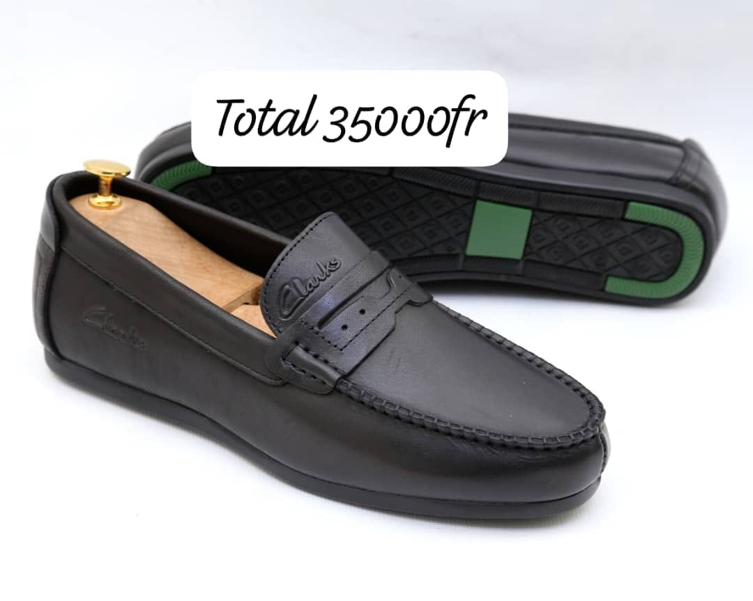 Mocassin cuir noir semelle verte