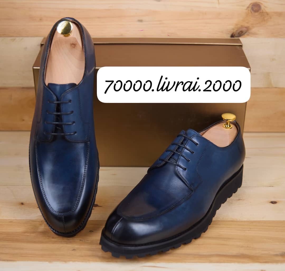Soulier en cuir semelle gomme